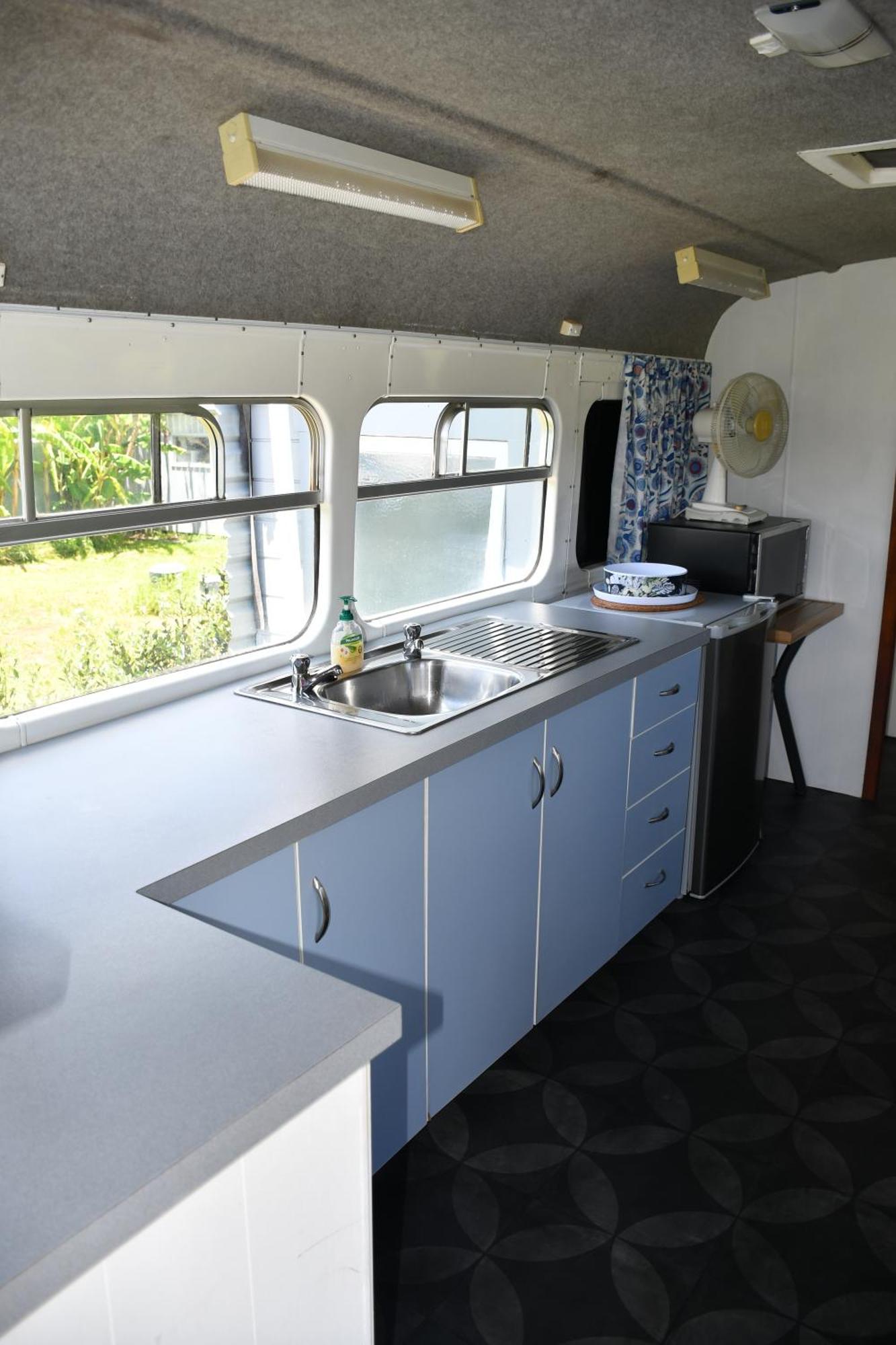 Evi The School Bus At Oromahoe Downs Farm Puketona Exterior foto